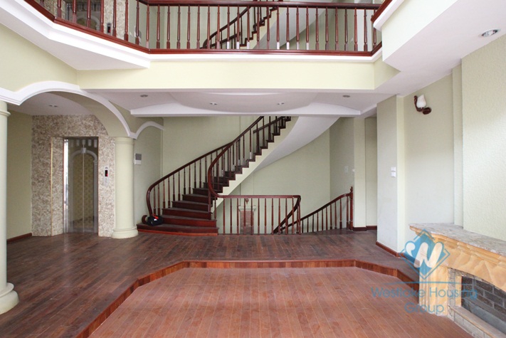 Office for rent in Giang Van Minh st, Ba Dinh, Ha Noi